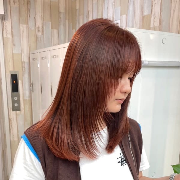 髪質改善トリートメントワインレッドレイヤーロング