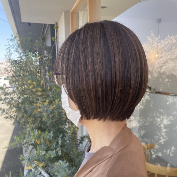 short bob × brown beige