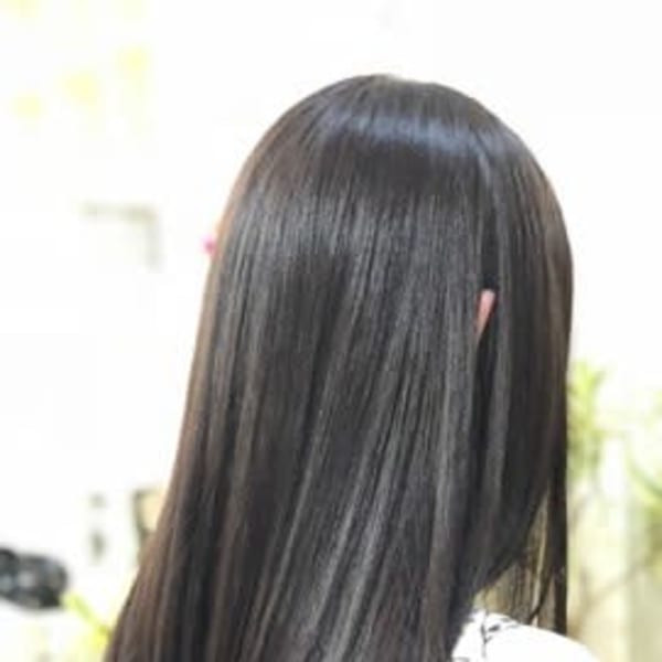 ラベンダーアッシュ×暗髪サラツヤストレート