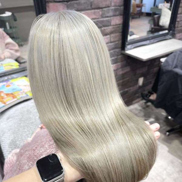 【pignon】髪質改善 ホワイトベージュ ハイトーンカラー