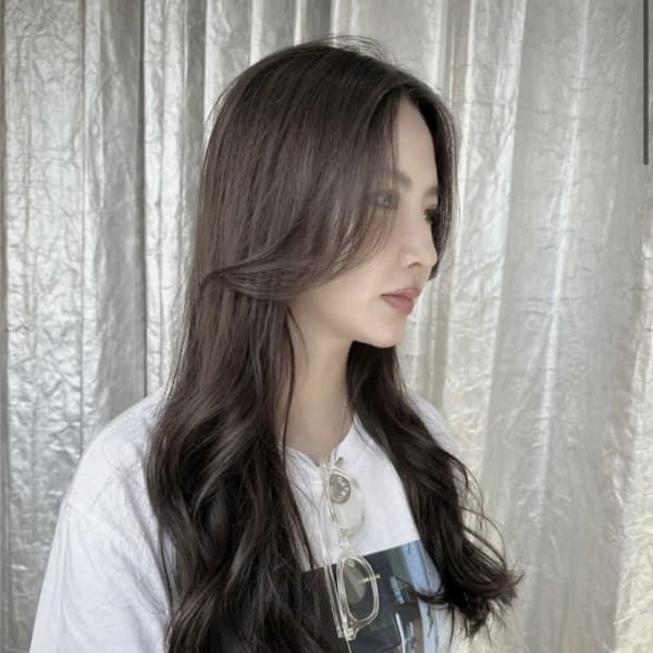 ステップボーンカットハイレイヤースタイル