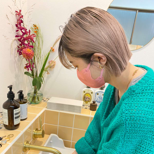 パツっとラインボブ_ネビージュ外はねボブ10代20代