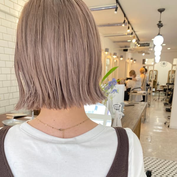 ぷつっとボブ_ショートカット_ブリーチカラー＿20代30代