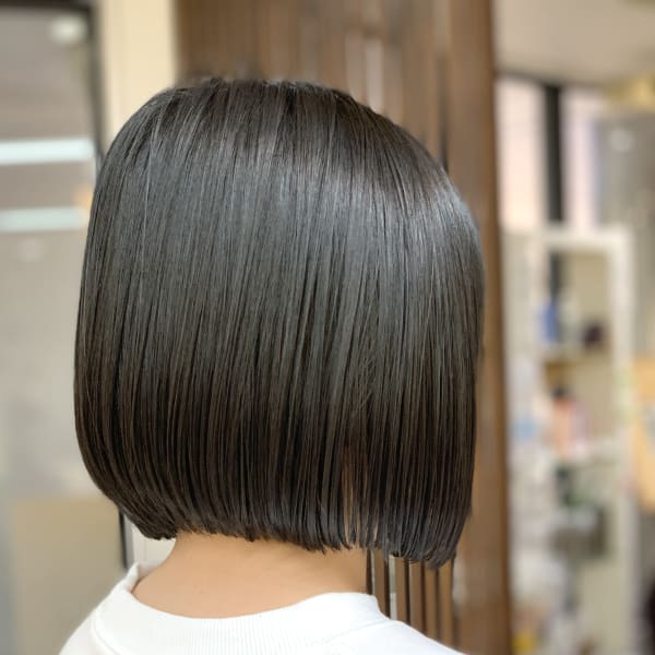 大人可愛い小顔前下がりボブナチュラルボブミニボブ30代40代|QUALIS 上福岡店