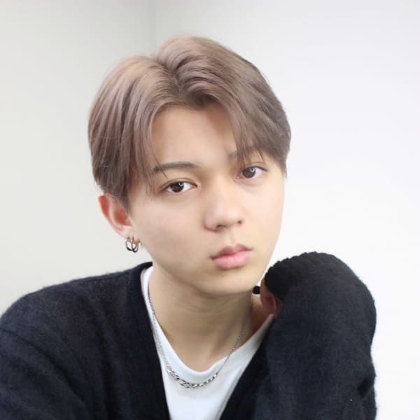 ツイストスパイラル波打ちスパイラルセンターパート刈り上げ束感