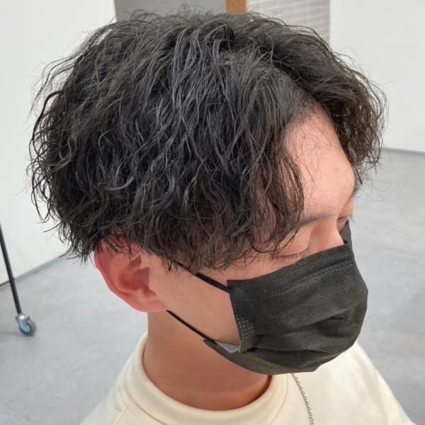 センターパート　メンズパーマ　ツイスパ　メンズカット　大濠