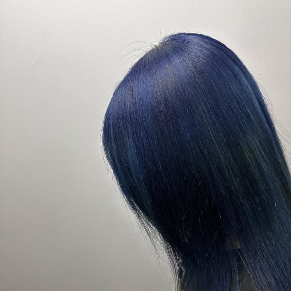 ブリーチカラーでブルーに！