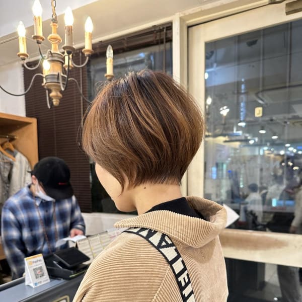 大人可愛い束感 耳掛けひし形小顔丸みショートボブ【近藤】横浜