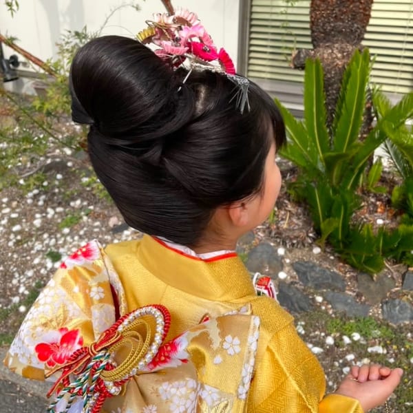 ヘアセット キッズ お団子ヘア 艶感 アップスタイル
