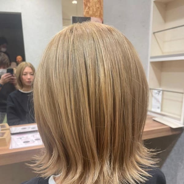 大人美人くびれヘアミルクティーハイライト
