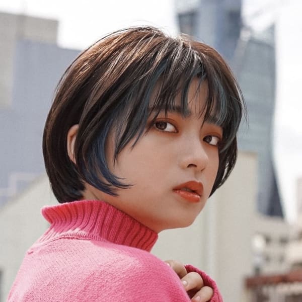 透け感インナーカラー前下がり丸みショート20代30代40代