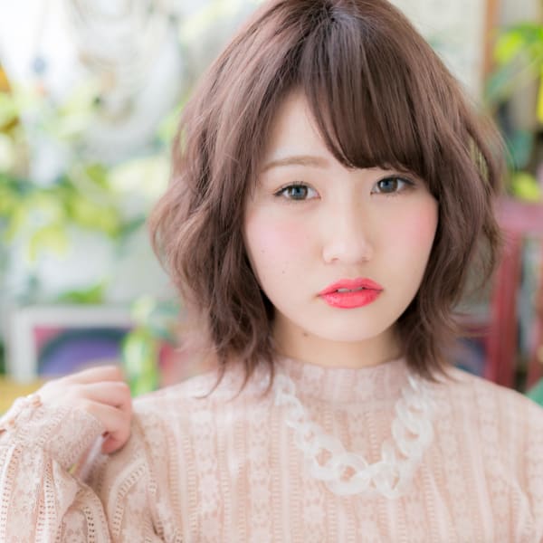 アシンメトリーなエアリーミディ ヘルシースタイル