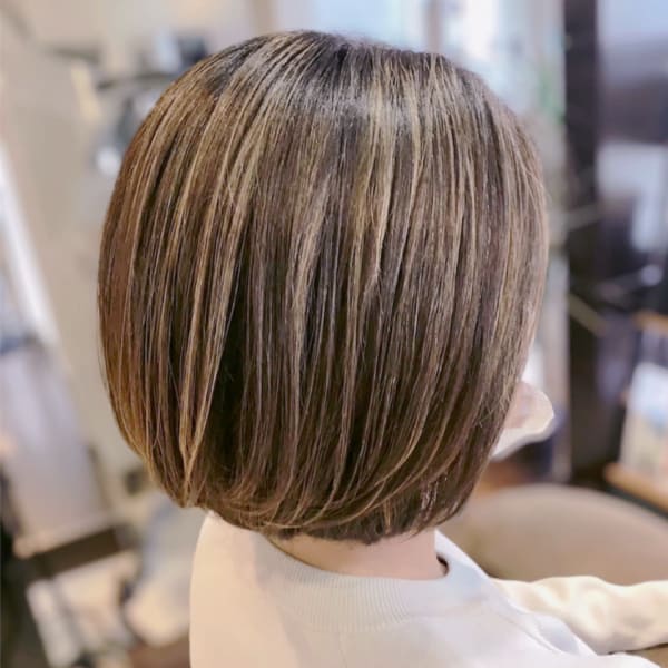 白髪ぼかしハイライトボブ