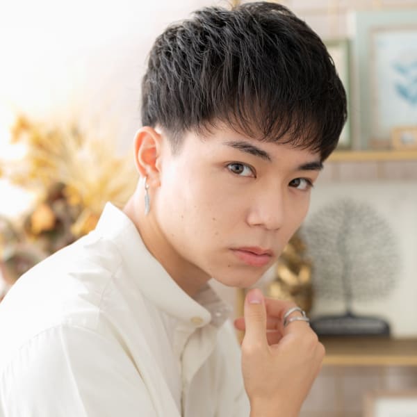 黒髪アッシュブラック刈り上げツーブロック グレージュアッシュ|COVER HAIR bliss【カバーヘア ブリス】上尾/上尾西口店