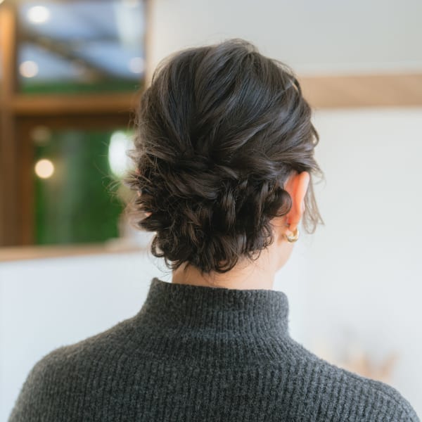 ★ルーズだけど艶めくお呼ばれシニヨンアレンジ★