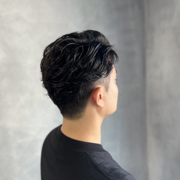 大人のパーマ73分けツーブロック