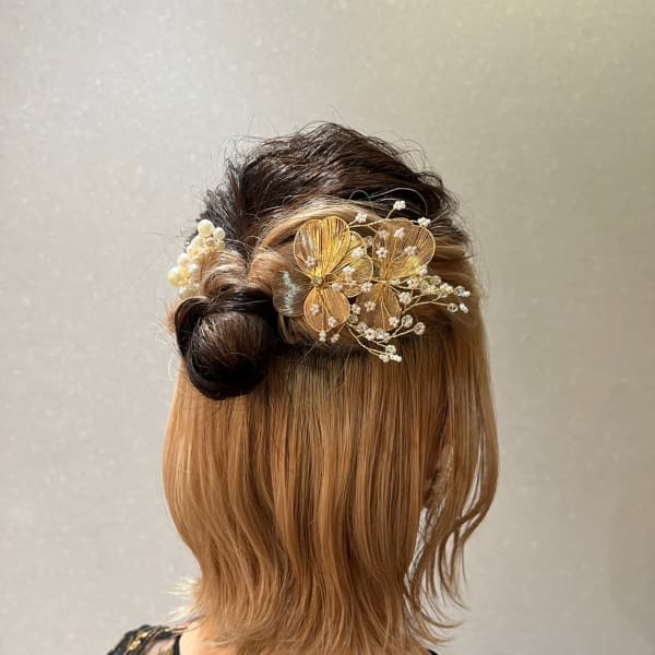 インナーカラーパーティヘアアレンジブロンドベージュ結婚式ヘア