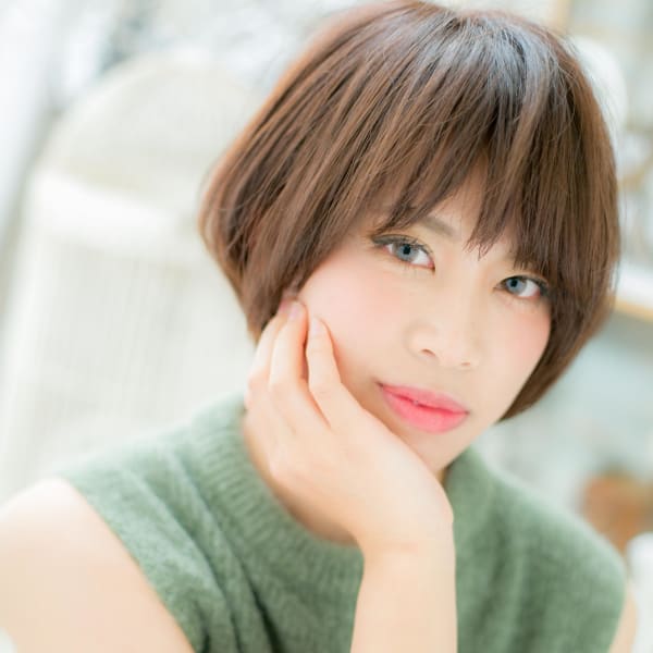 大人の愛され♪小顔フェミニンマッシュショート カーキベージュ