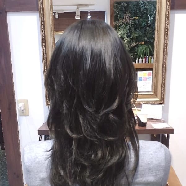 大人レイヤーウルフ韓国くびれヘア黒髪アッシュブラック立川