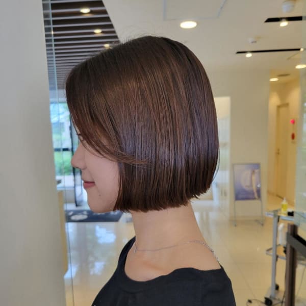 切りっぱなしボブ　タッセルカット　ストレートボブ