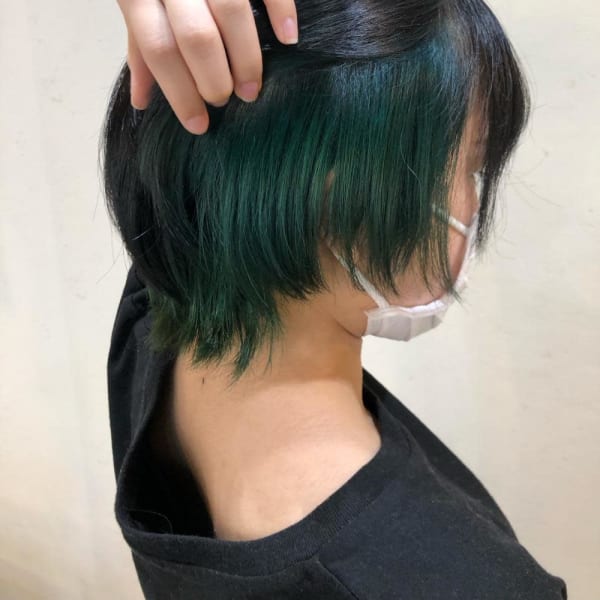 ブラック×インナーモスグリーン