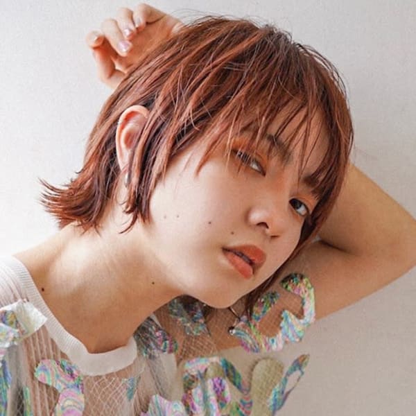 透け感くせ毛風外ハネミディアムウルフヘア20代30代40代