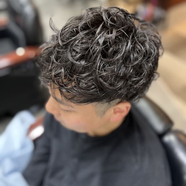 赤坂見附の午前3時でも映えるセクシャルバイオレンスパーマ