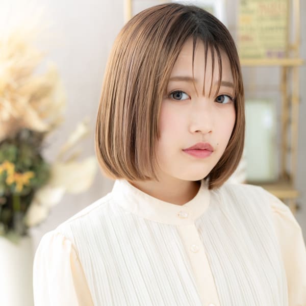 ツヤ髪シルキーベージュ切りっぱなしボブディ ヘルシースタイル