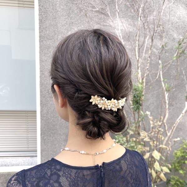 お呼ばれヘアセット　ツヤ感シニヨン風アレンンジ