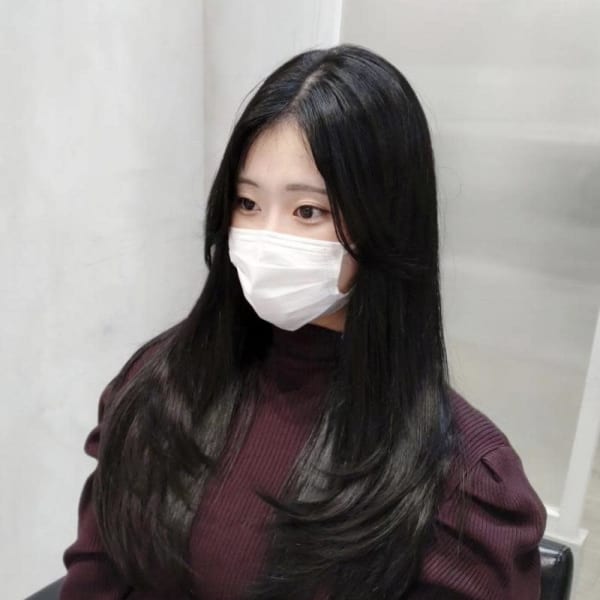 《韓国ヘア》暗髪×レイヤードカット