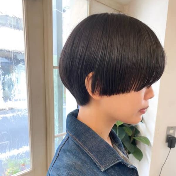 マッシュラインの襟足スッキリショート2024年イメチェンヘア