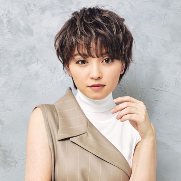 ハイライト/無造作ショート