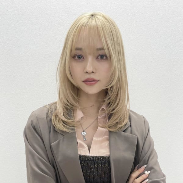 ミディアムレイヤーブロンド