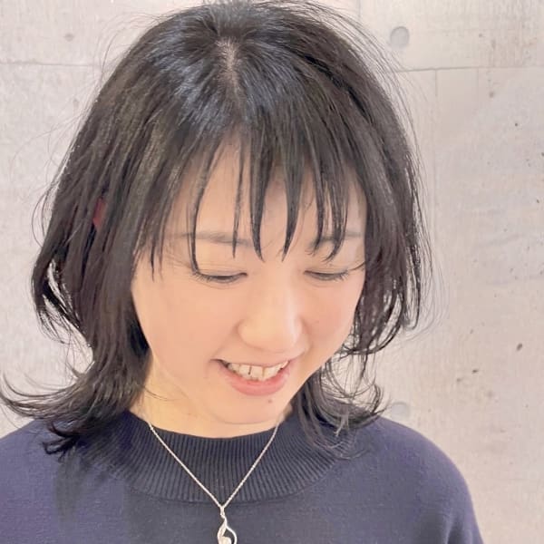 抜け感のあるレイヤースタイル