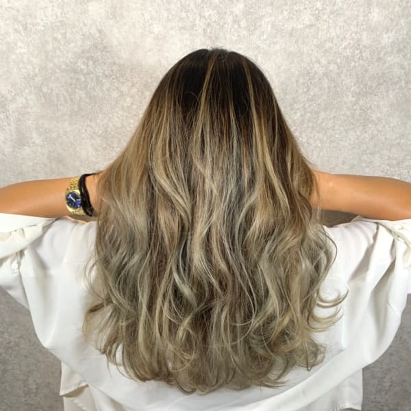 【海外風】【3D】【バレイヤージュ】【シルバーアッシュ】|Lafesta HAIR 和歌山駅前店