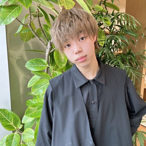 soin de brace 瓜破店【ソワンドゥブレスウリワリテン】のスタッフ紹介。塩川 健生