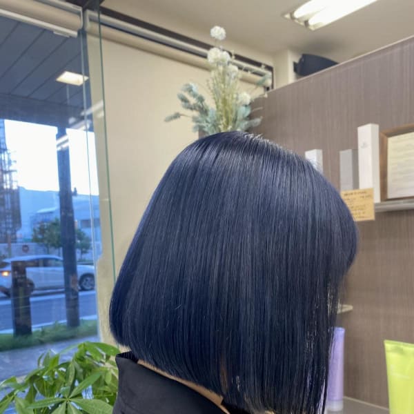 ネイビーカラー×ボブ