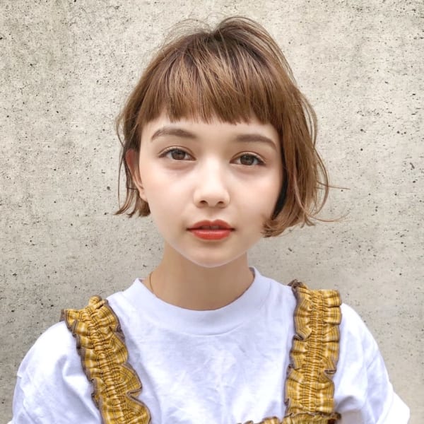 動きのあるお洒落ボブスタイル ベージュブラウンカラー