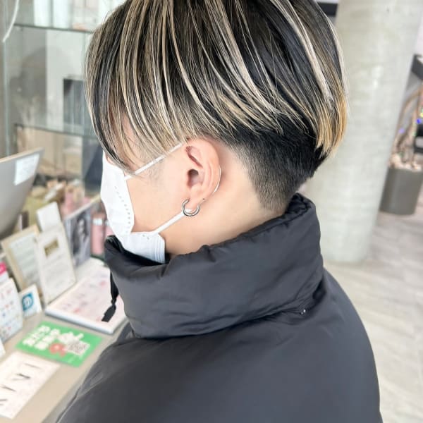 バレイヤージュ　ハンサムショート　メンズカット　刈り上げ