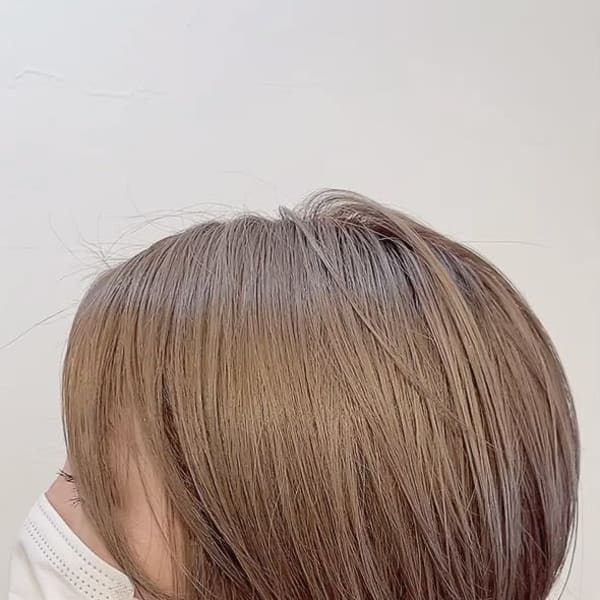 ホワイトベージュのショートボブ|tiroir