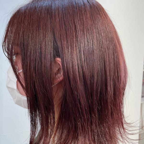 ピンクレッドブラウンのナチュラルスタイル