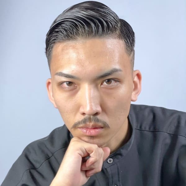 フェードスキンフェードサイドパートバーバースタイル