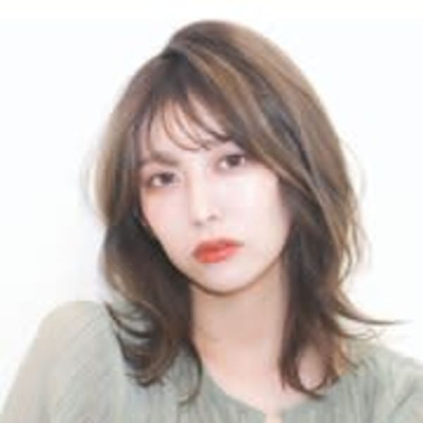 おしゃれ女子　ウルフヘアー　ボブウルフ　ハッシュカット|Menon