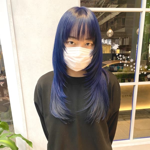 ロングウルフカット×ネイビーブルー