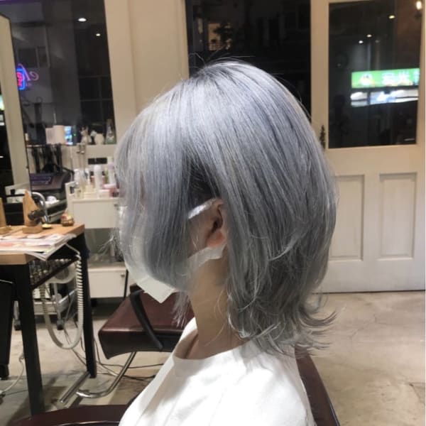 ホワイトアッシュカラー