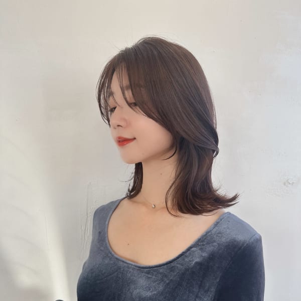 大人韓国グレーベージュくびれレイヤーミディアム|ALICe by AFLOAT