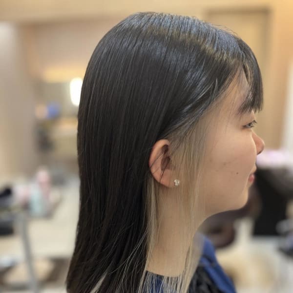 くびレイヤーエモージュ前髪マチルダボブインナーグレージュ