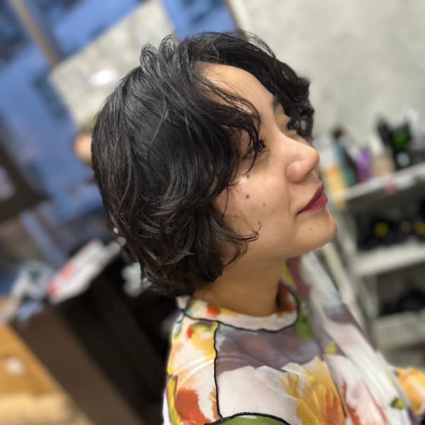 'BEBE(ベベ)レディースカット