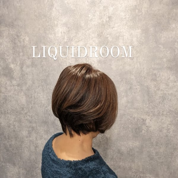 前下がりショートボブ 透明感白髪染めカラーグレイカラー