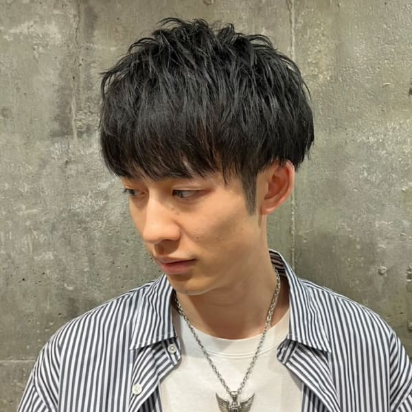 マッシュショート　ツーブロック　メンズショート　黒髪　爽やか